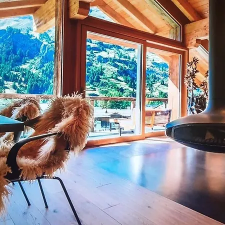 Penthouse Accommodating 8 Guests Across Its 4 Bedrooms * ツェルマット